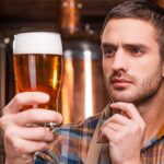 हर रोजी पीती हैं बीयर, तो जानिए इन 9 जोखिमों के बारे में जो बीयर की ओवरडोज आपको देती है 
